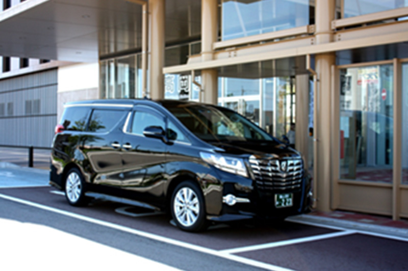 ハイヤーアルファード